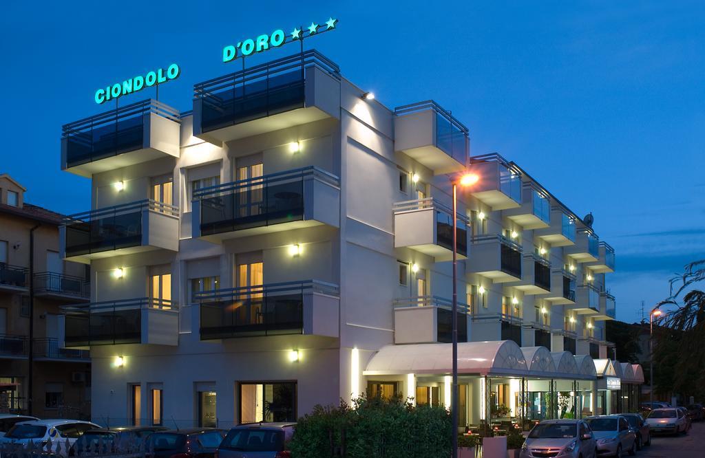 Hotel Ciondolo D'Oro Rimini Exterior photo